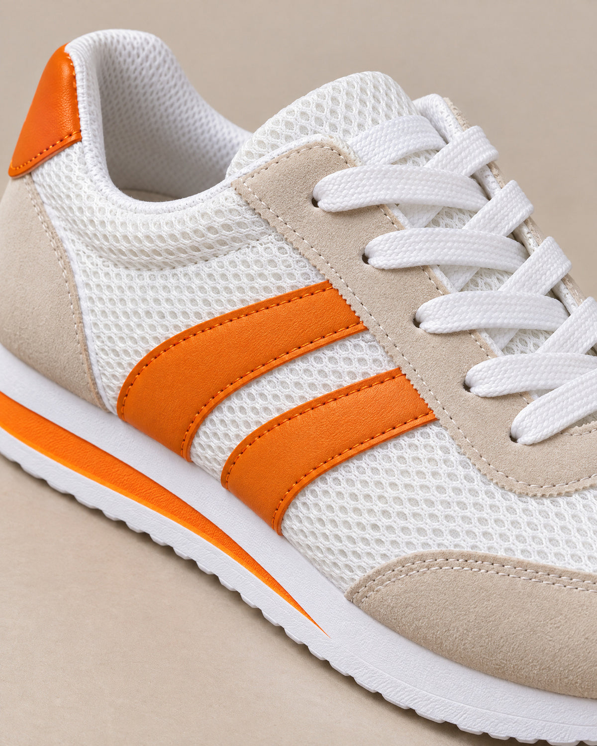 Retro Stripe Low-Top Sneakers for Women – close-up detail